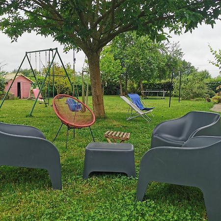 Gite Les Petits Chemins Ledeuix Exterior photo