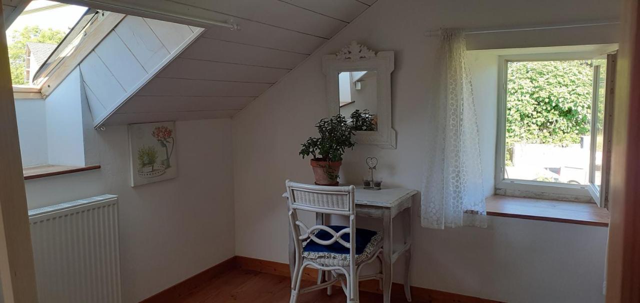 Gite Les Petits Chemins Ledeuix Exterior photo