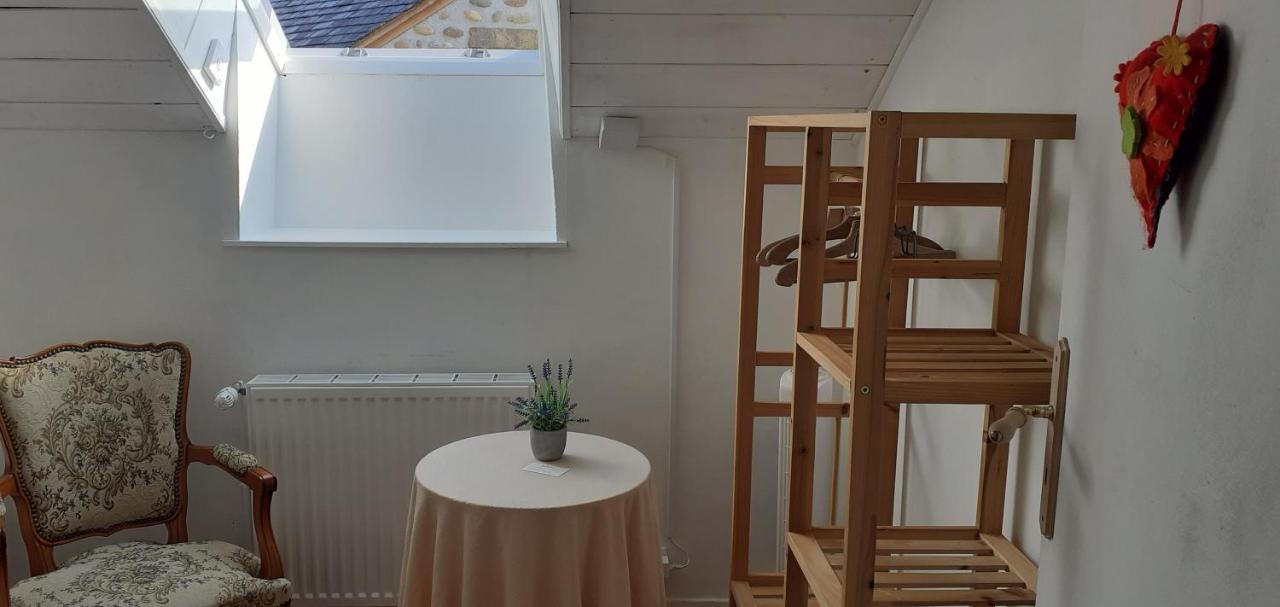 Gite Les Petits Chemins Ledeuix Exterior photo