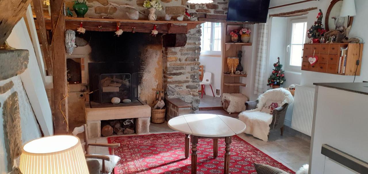 Gite Les Petits Chemins Ledeuix Exterior photo