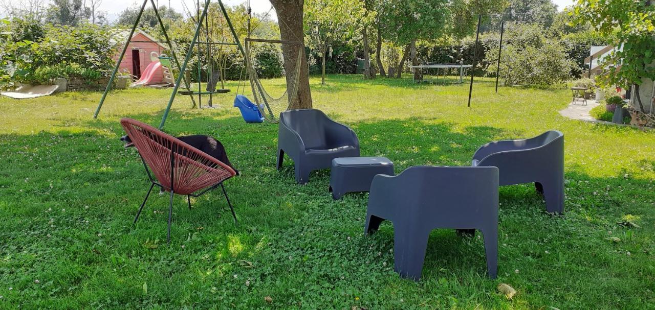 Gite Les Petits Chemins Ledeuix Exterior photo